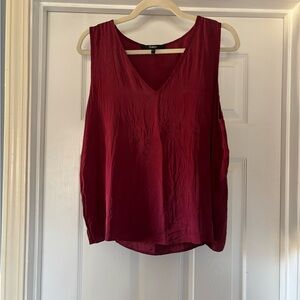 Quince V-neck Silk Sleeveless Top, Large